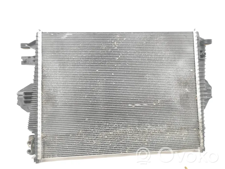 Volkswagen Touareg II Radiateur de refroidissement 7P0121253A