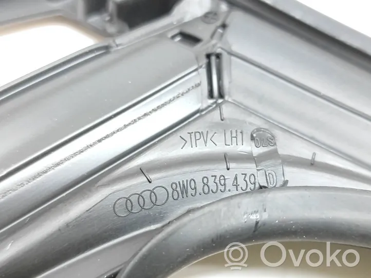 Audi A4 S4 B9 8W Listwa / Uszczelka szyby drzwi tylnych 8W9839439D