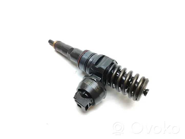 Skoda Octavia Mk2 (1Z) Injecteur de carburant 038130073AM