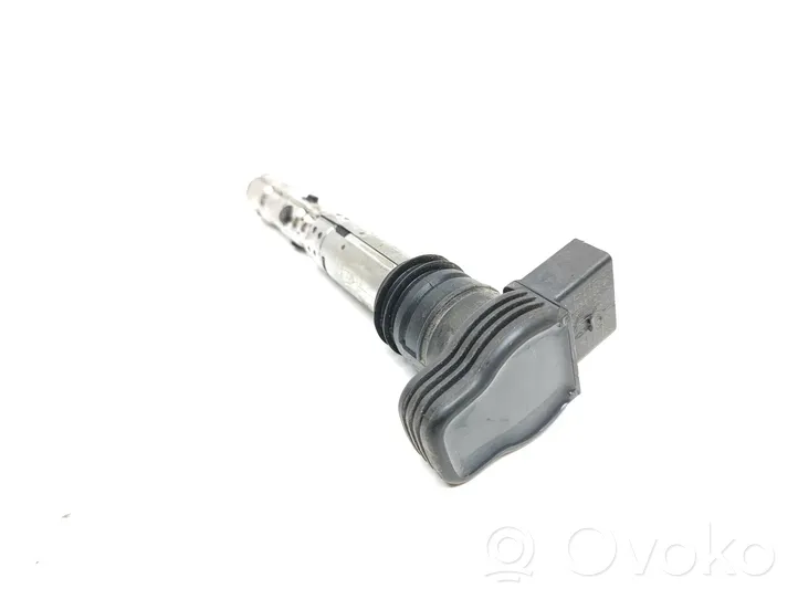 Audi A4 S4 B7 8E 8H Bobine d'allumage haute tension 06A905115D