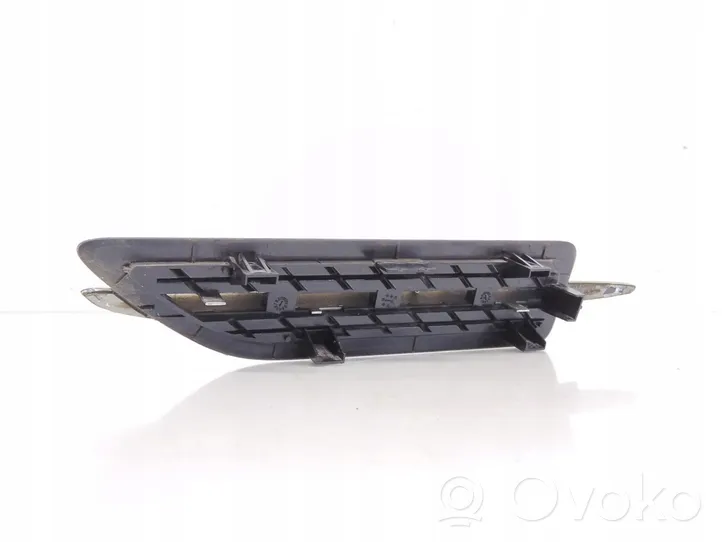 Mercedes-Benz SLK R172 Grill / Wlot powietrza błotnika przedniego A1726900479