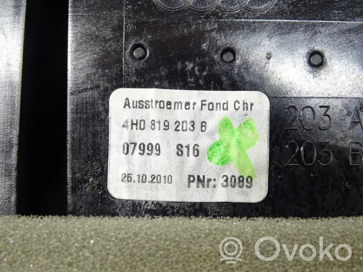 Audi A8 S8 D4 4H Takaosan ilmakanavan tuuletussuuttimen ritilä 4H0819203D