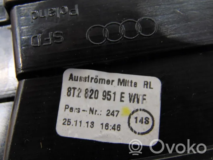 Audi A5 Dysze / Kratki środkowego nawiewu deski rozdzielczej 8T2820951E