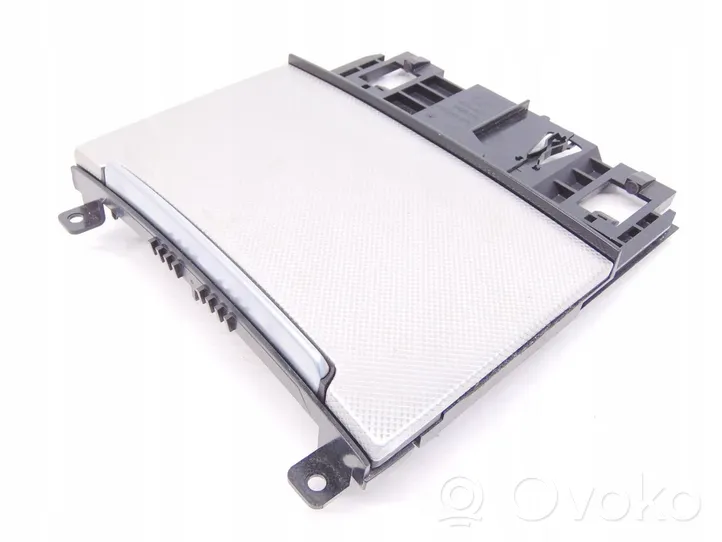 Audi A6 C7 Peleninė panelėje 4G0863273