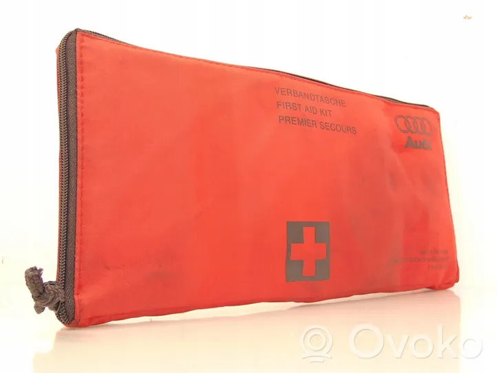 Audi A5 8T 8F Trousse de premiers secours 