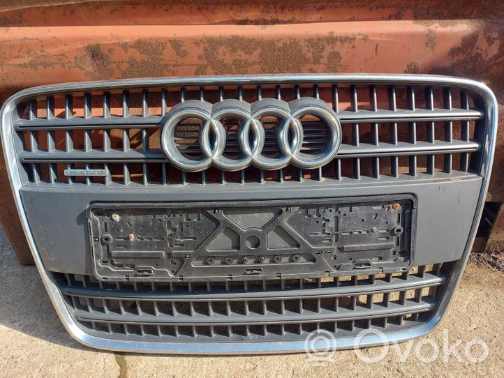 Audi Q7 4L Front bumper upper radiator grill 4L0853651