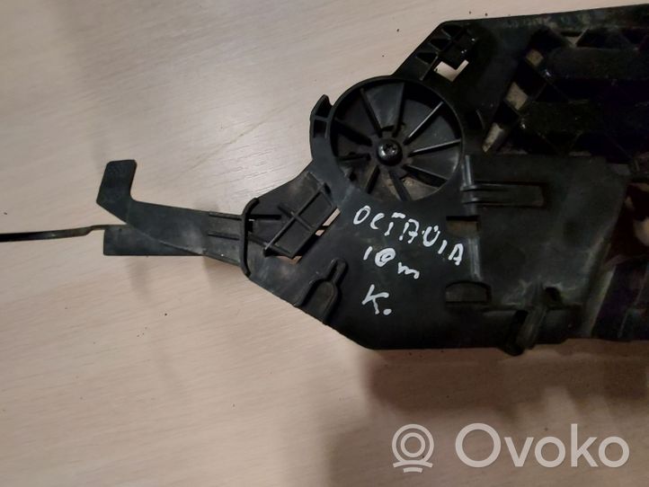 Skoda Octavia Mk2 (1Z) Staffa faro/fanale 17035201