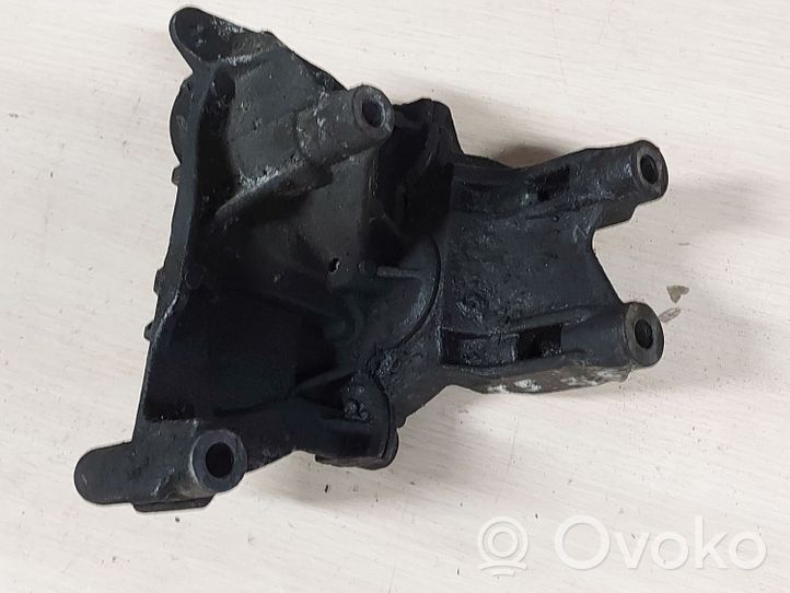 Volkswagen Transporter - Caravelle T5 Support de générateur / alternateur 070199343G