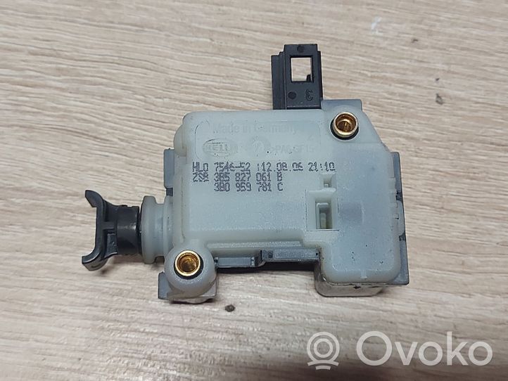 Volkswagen Touareg I Moteur de verrouillage trappe à essence 3B5827061B