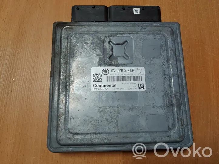 Skoda Octavia Mk2 (1Z) Sterownik / Moduł ECU 03L906023LP