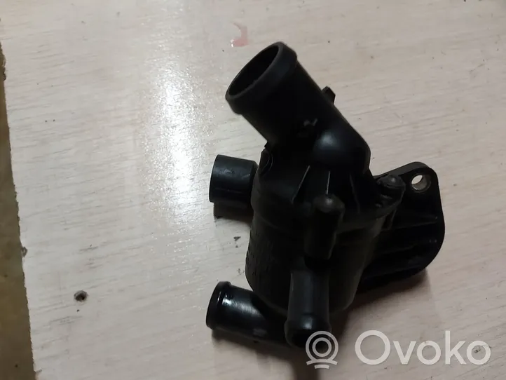 Skoda Octavia Mk2 (1Z) Boîtier de thermostat / thermostat 03L121111R