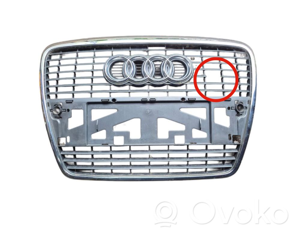 Audi A6 S6 C6 4F Etupuskurin ylempi jäähdytinsäleikkö 