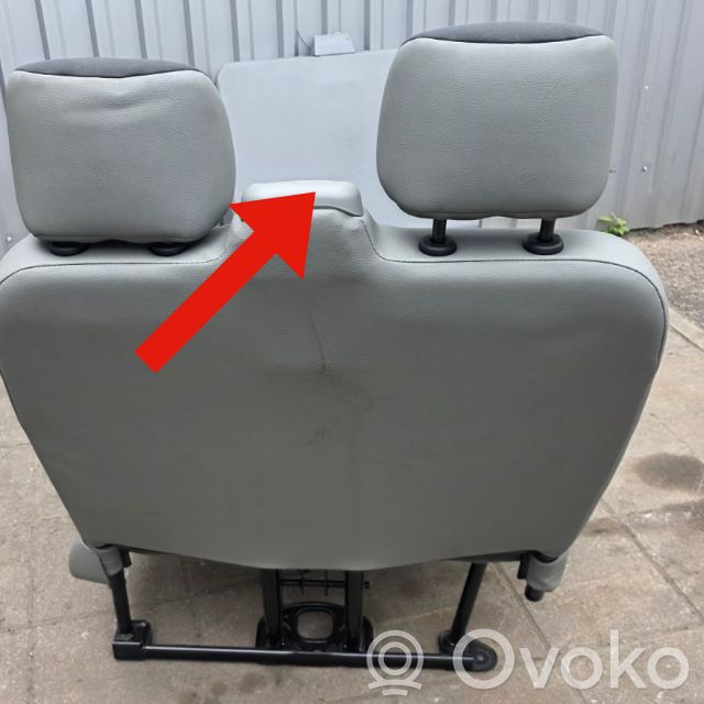 Opel Vivaro Sitzverkleidung 