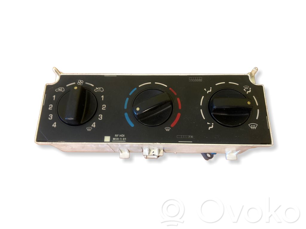 Climate control unit   030807DA,20070816
