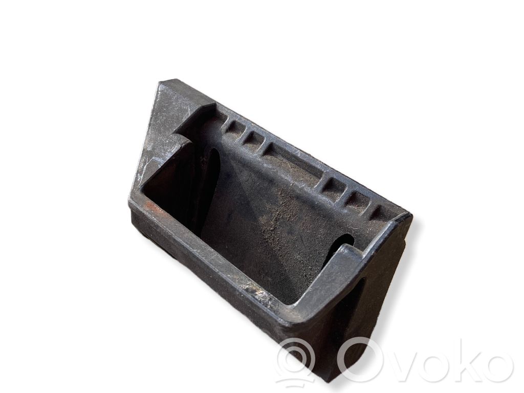 Jäähdyttimen kannatin   7508017,PA66GF30