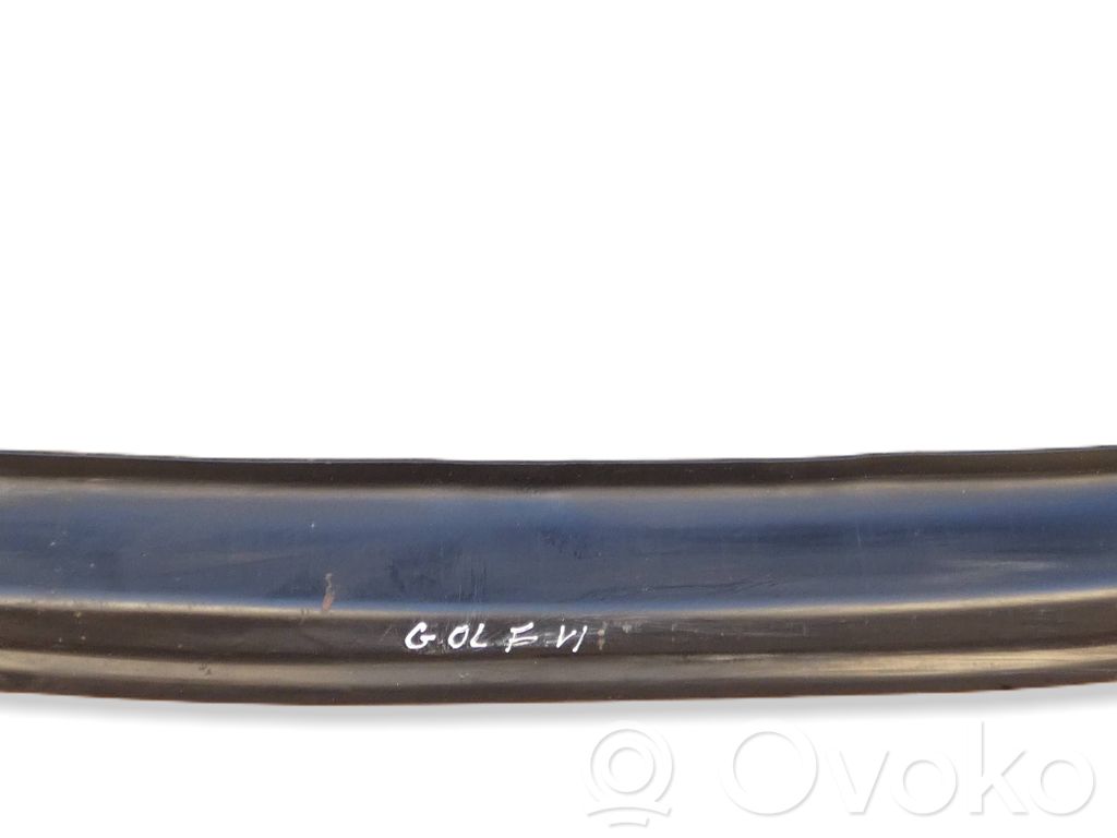 Volkswagen Golf VI Aizmugurē bampera balka 