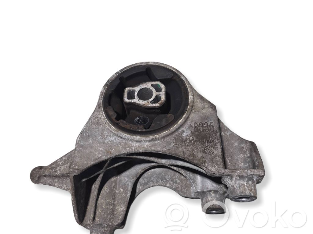 Engine mount bracket   X00762A