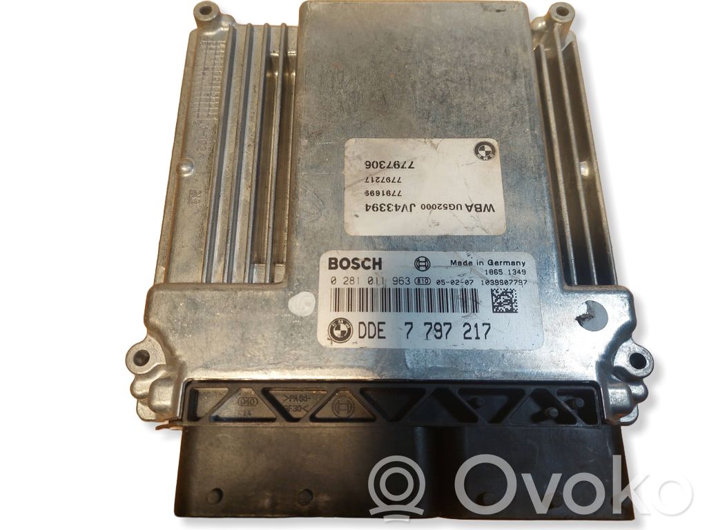 BMW 1 E81 E87 Engine control unit/module ECU 
