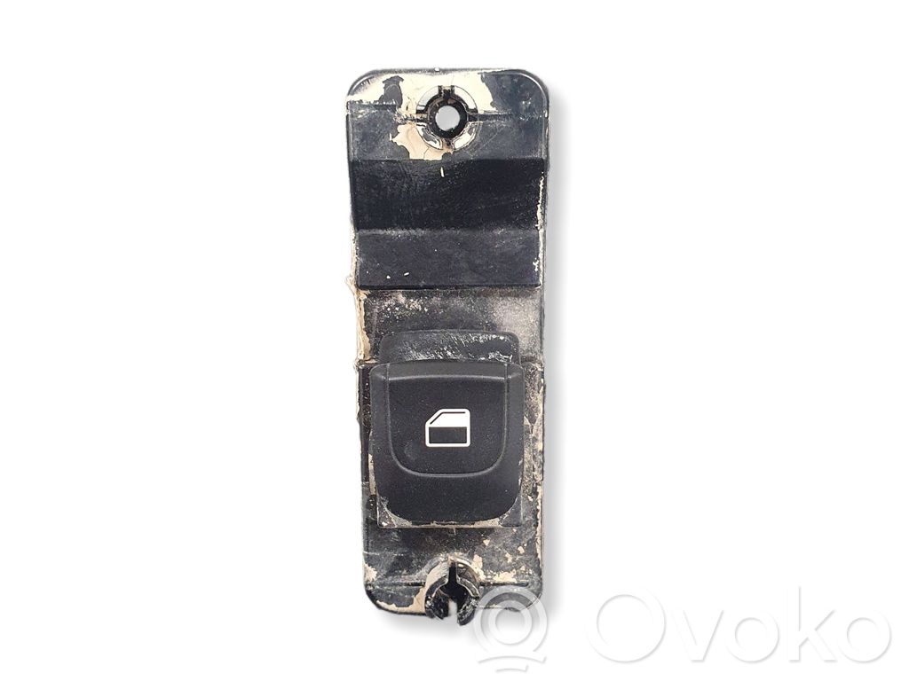 KIA Stonic Interruptor del elevalunas eléctrico 