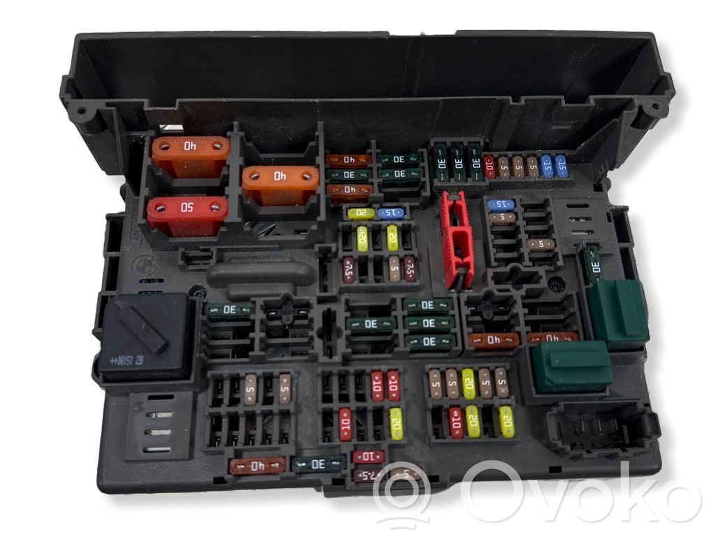 BMW 1 E81 E87 Fuse module 