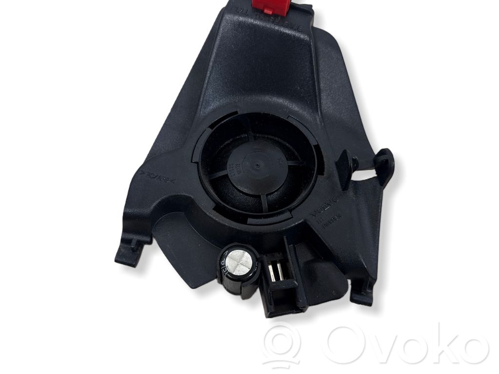 Volvo V70 Front door speaker 