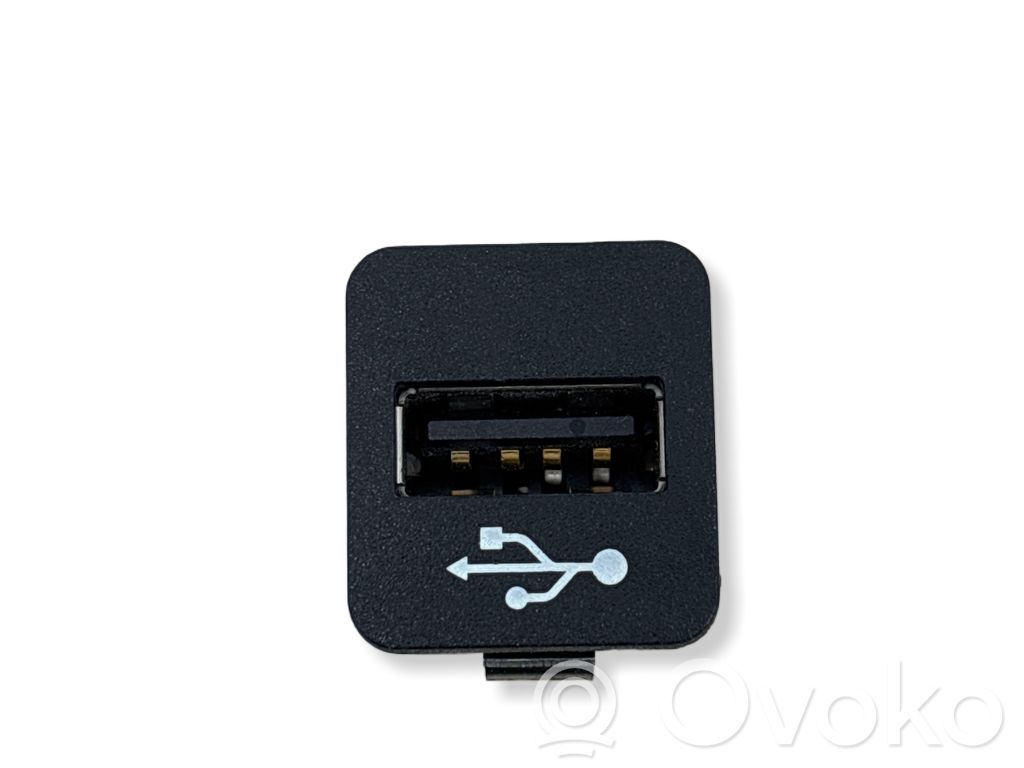 BMW 5 F10 F11 USB jungtis 