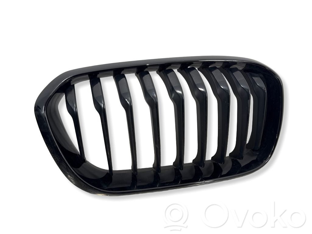 BMW 1 F20 F21 Augšējais režģis 
