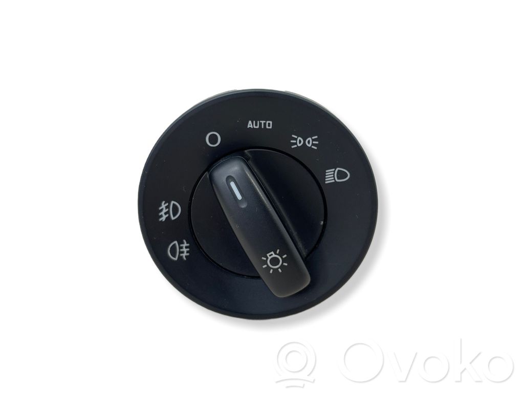 Skoda Octavia Mk2 (1Z) Light switch 