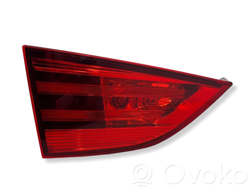BMW X1 E84 Aizmugurējais lukturis pārsegā 