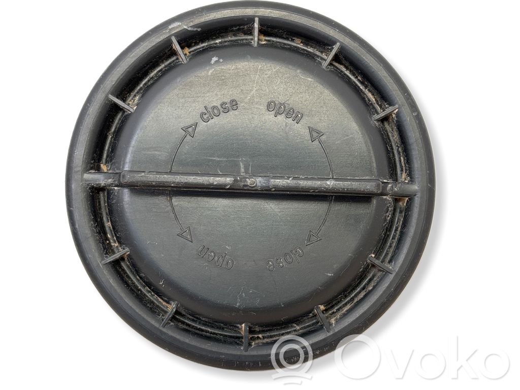 Opel Astra J Osłona żarówki lampy przedniej 