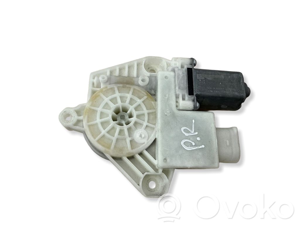 Silnik regulatora szyby drzwi przednich   7455081,035315105