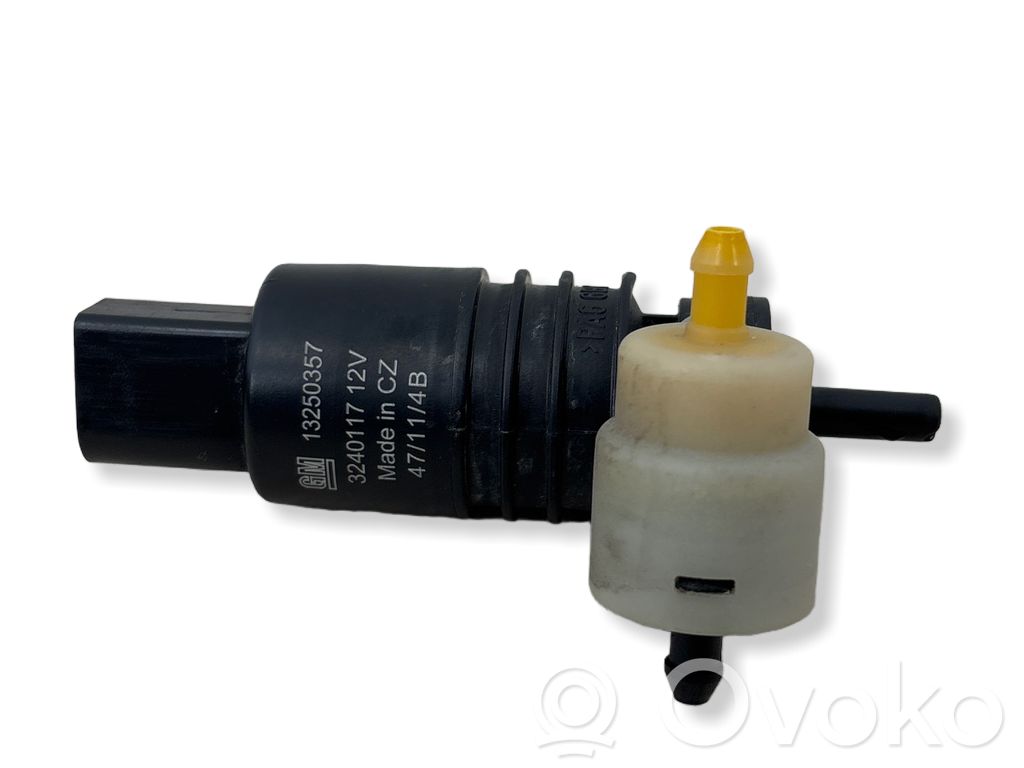 Windscreen/windshield washer pump   13250357,3240117