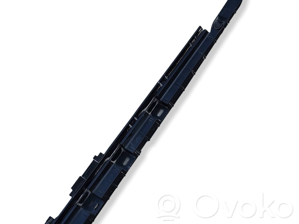 BMW 7 F01 F02 F03 F04 Ślizg listwy progowej 