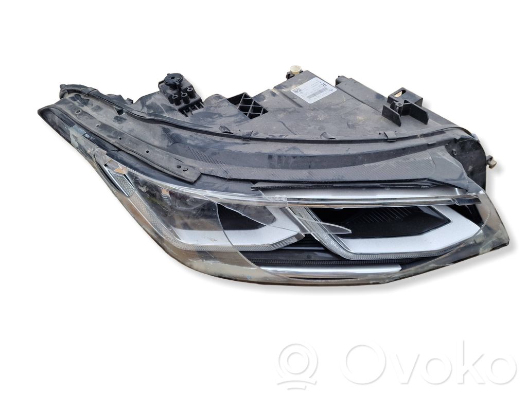 Volkswagen Tiguan Lampa przednia 
