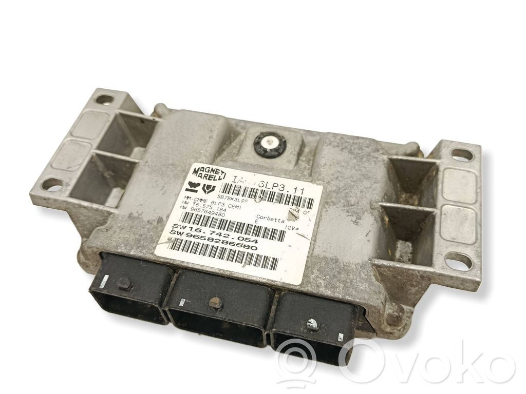 Peugeot 407 Engine control unit/module 