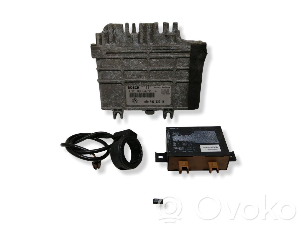 Volkswagen Polo III 6N 6N2 6NF Kit cu ECU motor și set închidere uși 
