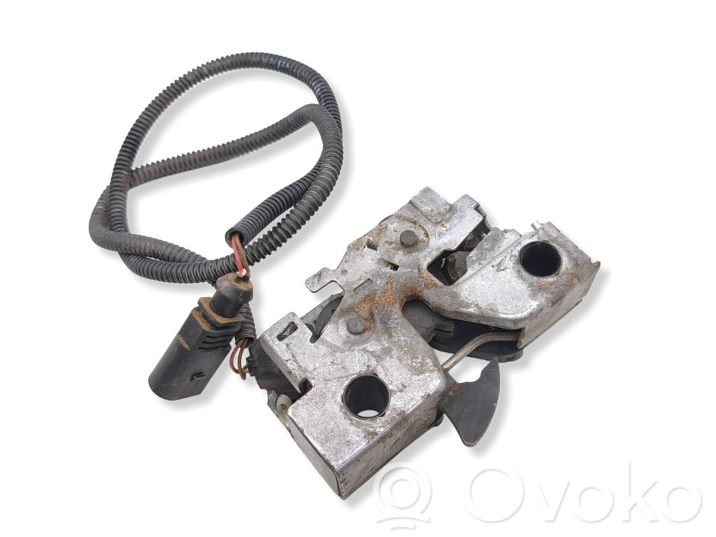 Engine bonnet/hood lock/catch