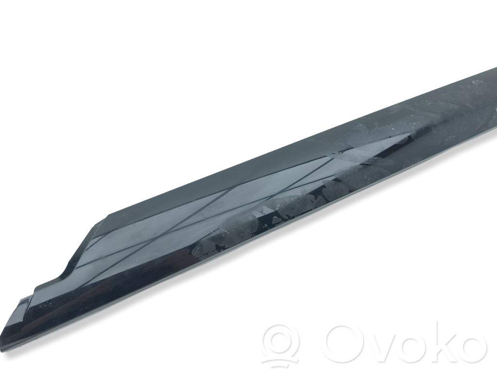 Windshield trim   5A19B48,4024010