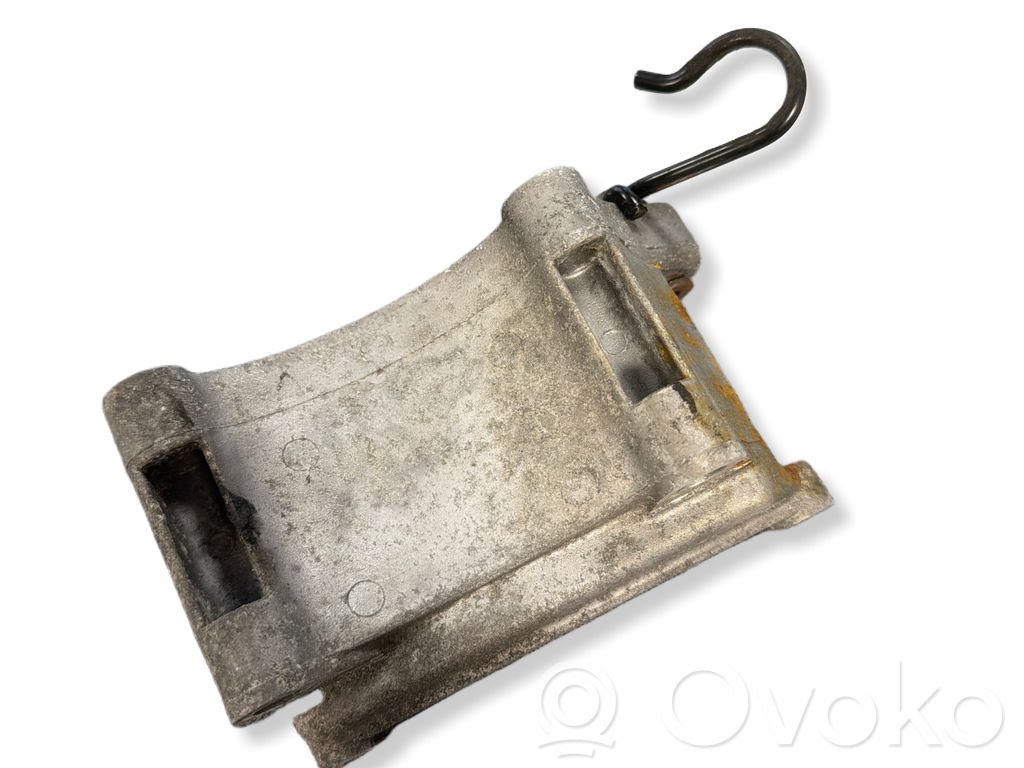 Volkswagen Transporter - Caravelle T4 A/C compressor mount bracket 