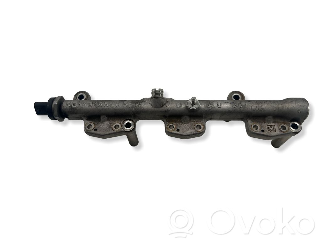BMW 1 F20 F21 Listwa wtryskowa 