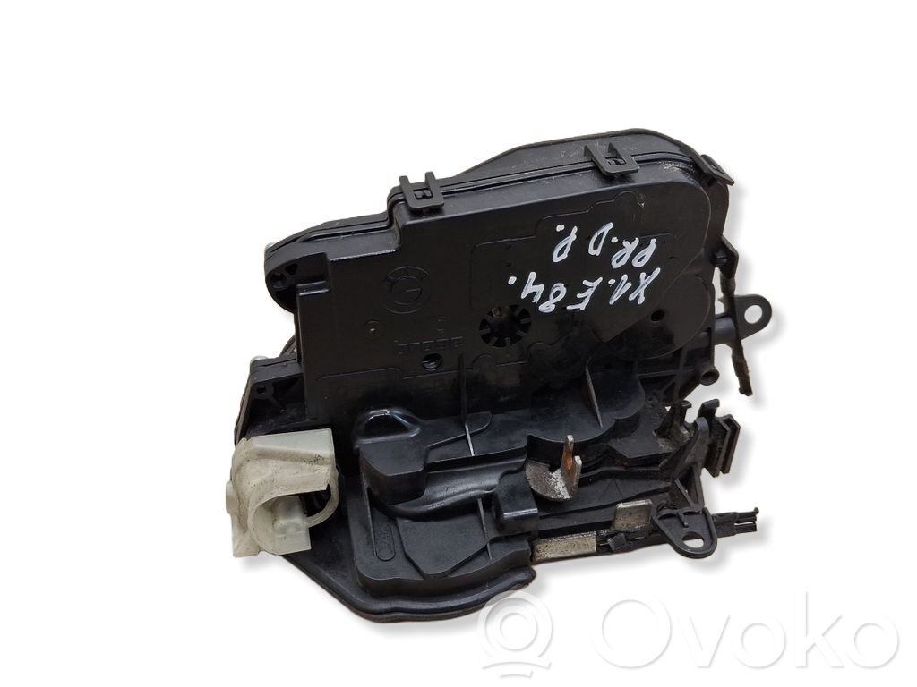 BMW X1 E84 Front door lock 