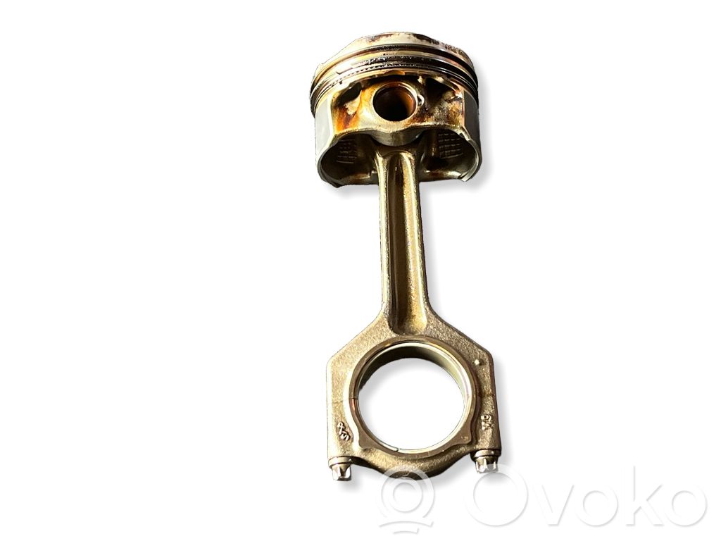 BMW 1 E82 E88 Piston with connecting rod 