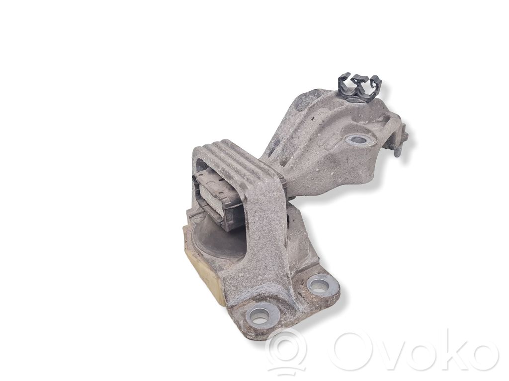 Renault Megane III Engine mount bracket 