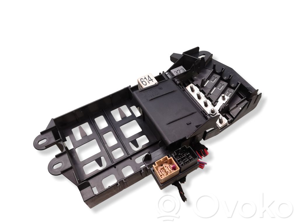 Audi A6 S6 C6 4F Fuse module 