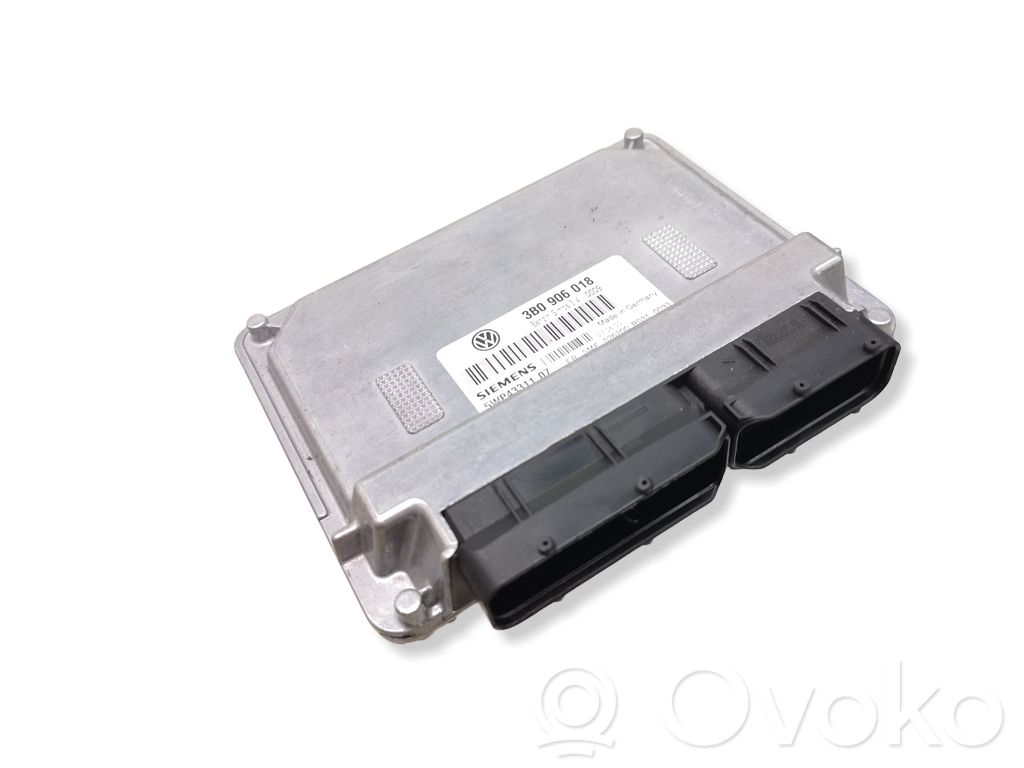 Volkswagen PASSAT B5 Engine control unit/module 