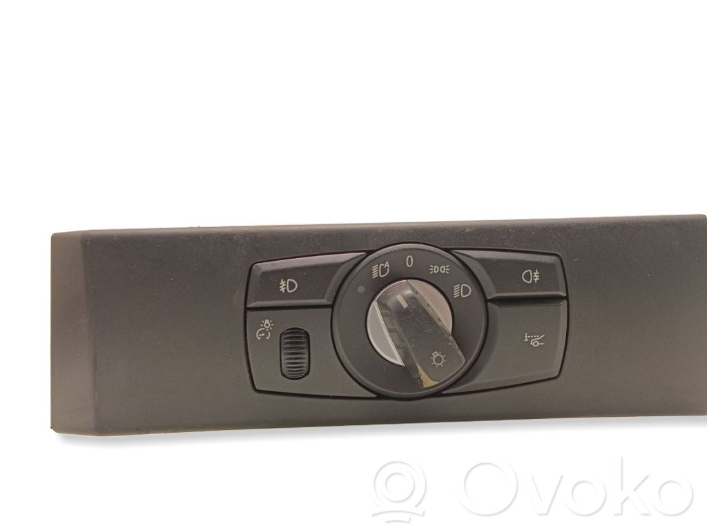 Light switch   6988564,33295501