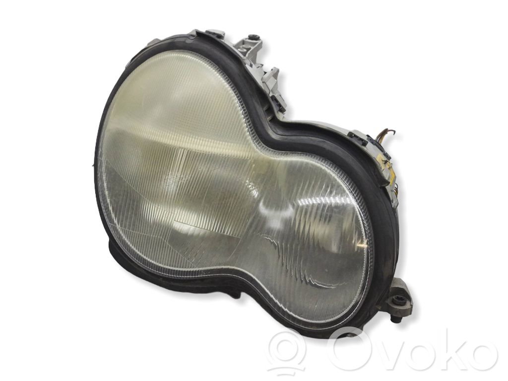 Mercedes-Benz C W203 Lampa przednia 