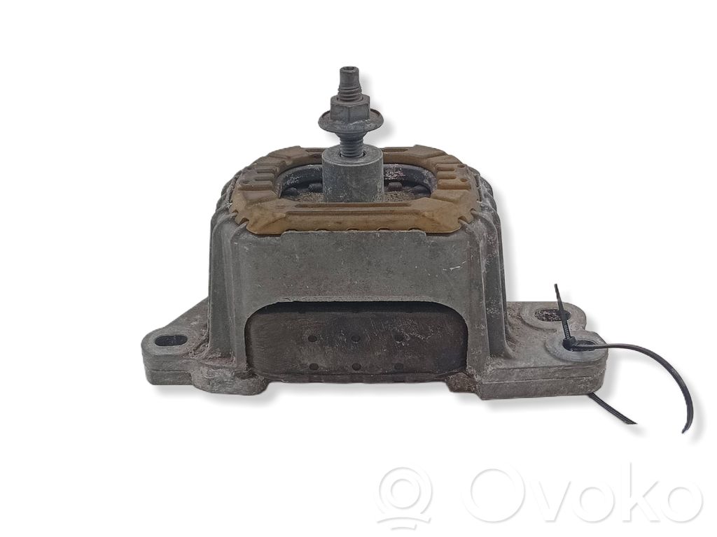 Peugeot 508 Engine mount bracket 