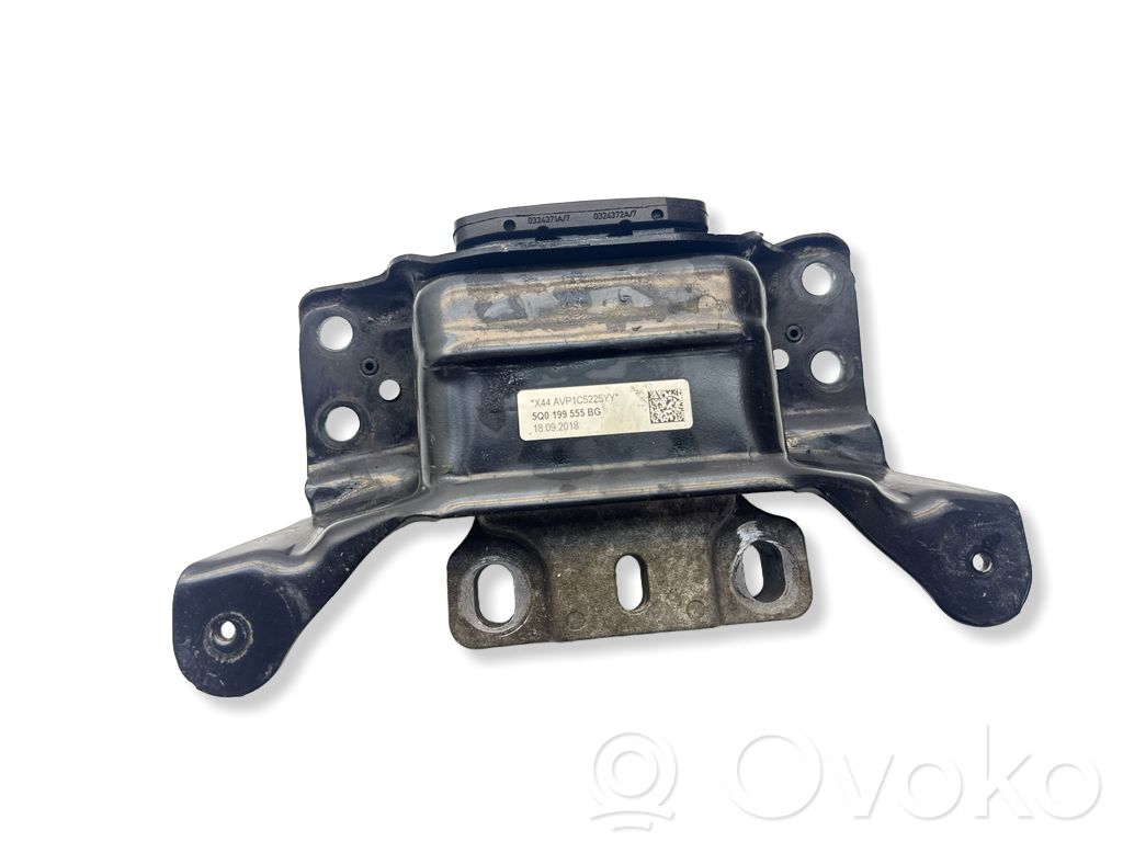 Skoda Octavia Mk3 (5E) Engine mount bracket 