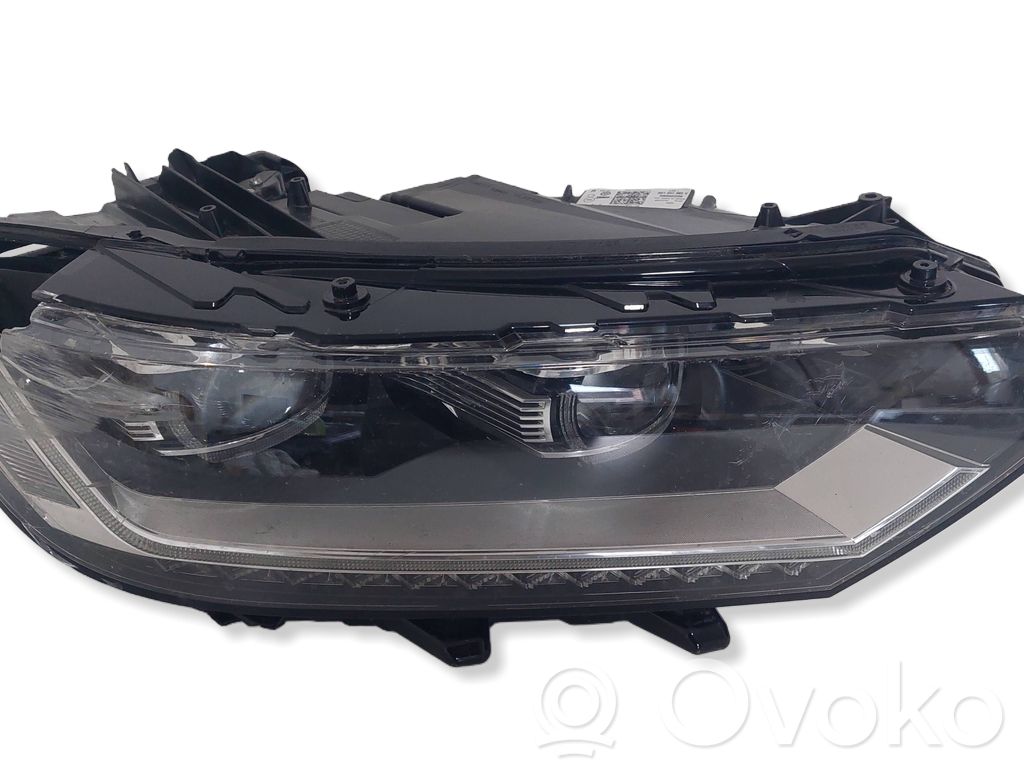 Volkswagen PASSAT B8 Lampa przednia 